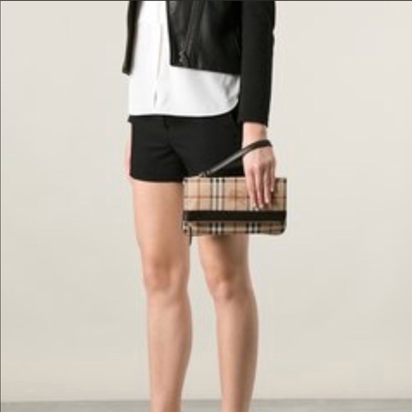 Authentic Burberry Haymarket fold over clutch - Picture 5 of 5